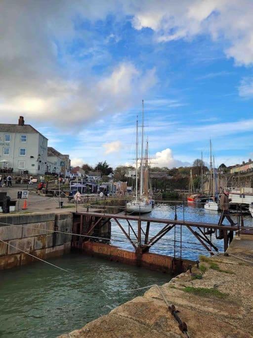 Отель Stunning Yacht Sea Lion In Charlestown Harbour, Cornwall Экстерьер фото