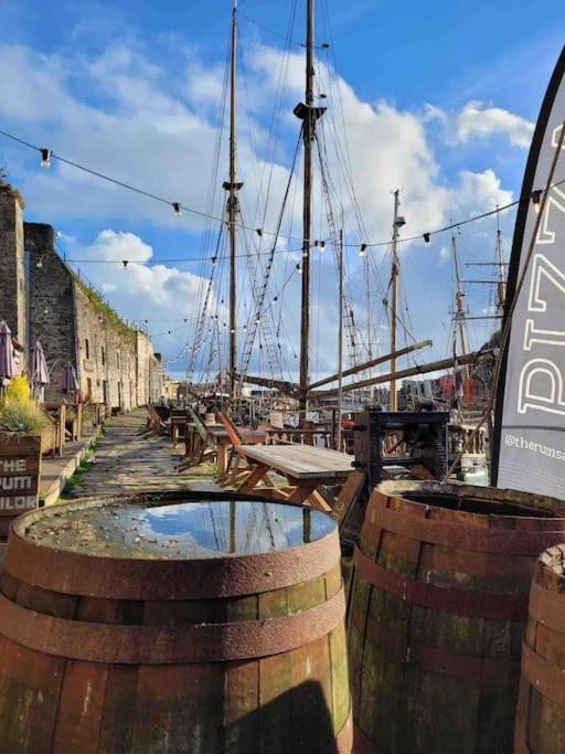 Отель Stunning Yacht Sea Lion In Charlestown Harbour, Cornwall Экстерьер фото