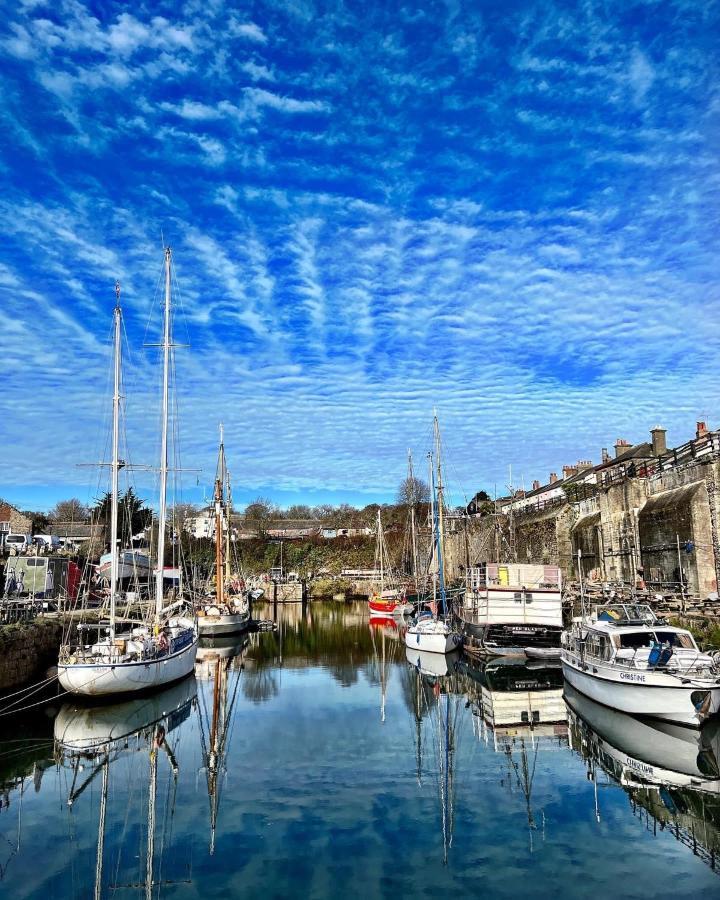 Отель Stunning Yacht Sea Lion In Charlestown Harbour, Cornwall Экстерьер фото